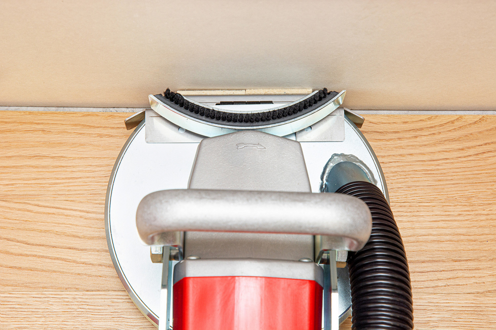 Wall guide plate